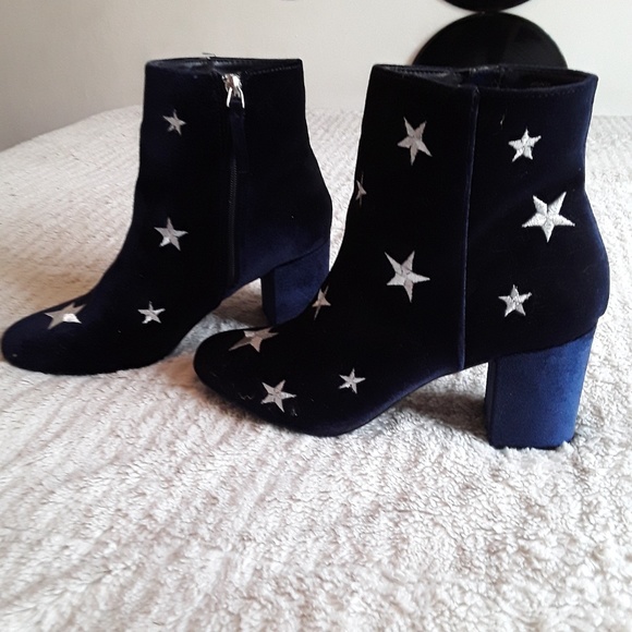 Boots - Picture 4 of 4